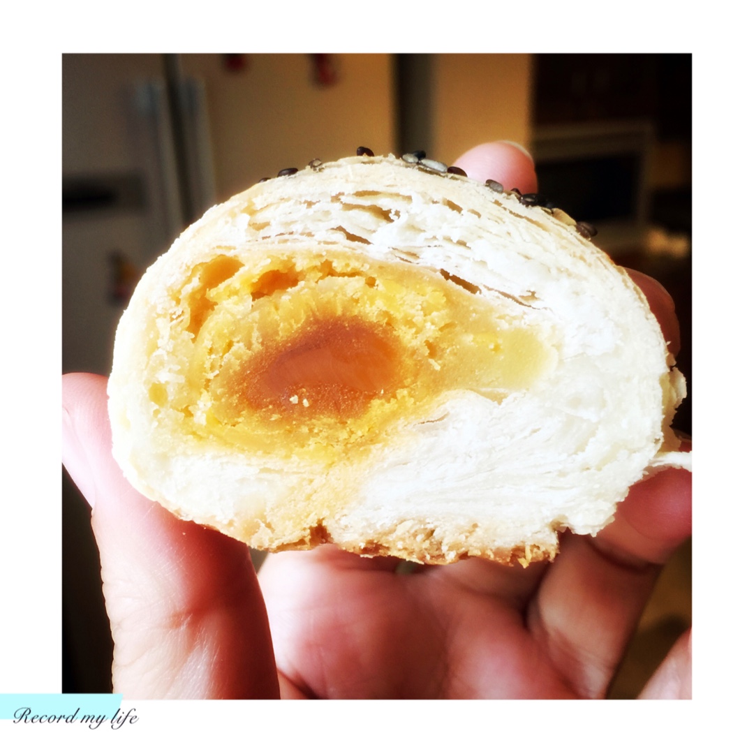 蛋黄酥：抹茶酥：（奶黄味）