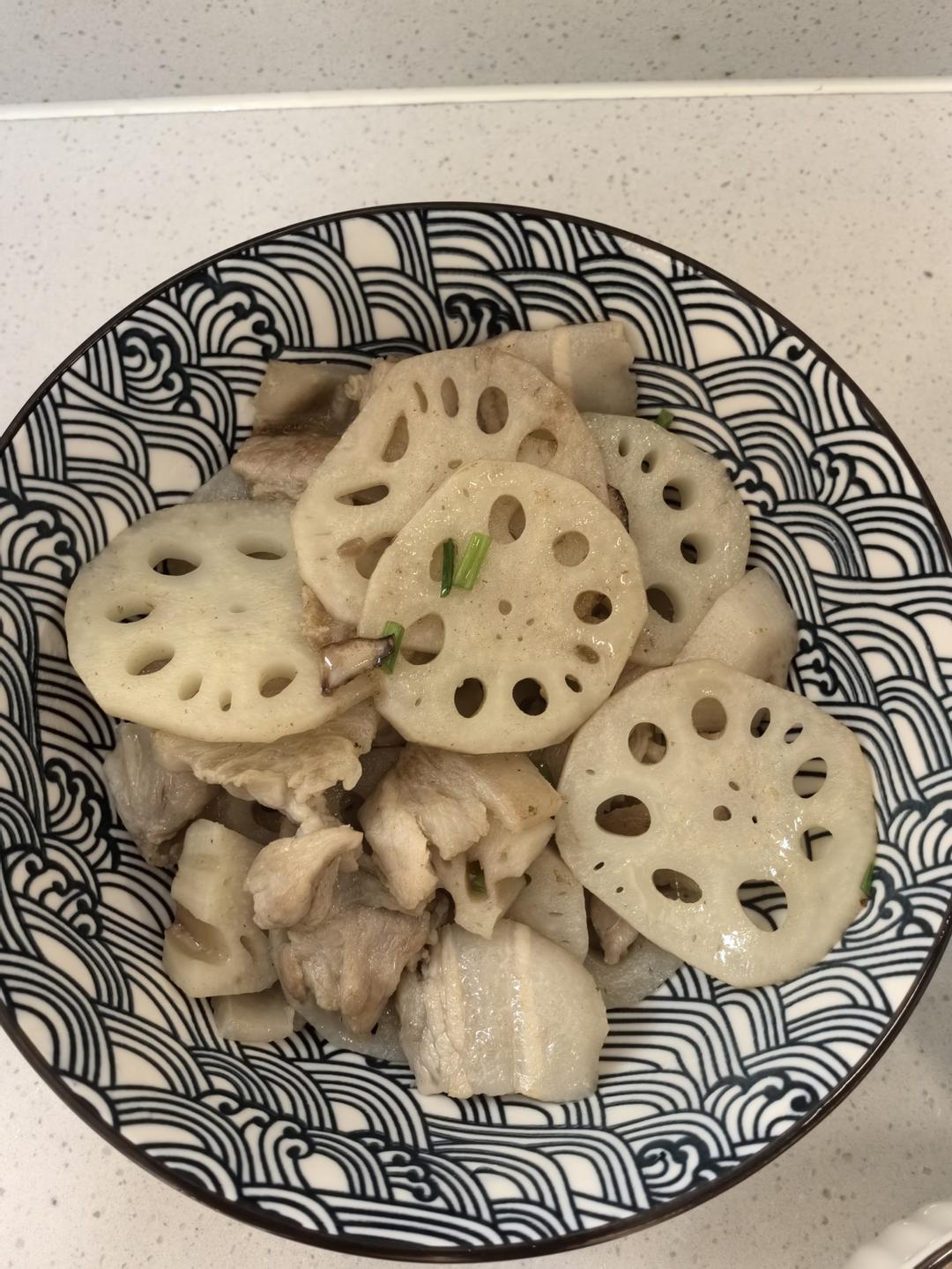 藕片炒肉—怎么炒藕不黑