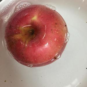 阿胶蒸苹果的做法 步骤1