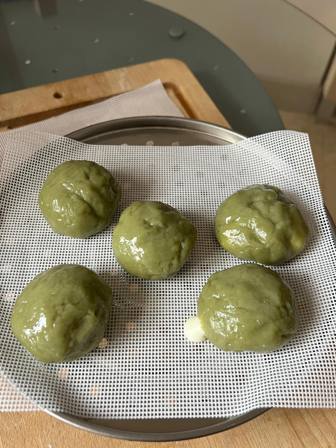 爆浆鲜奶/蛋黄肉松青团