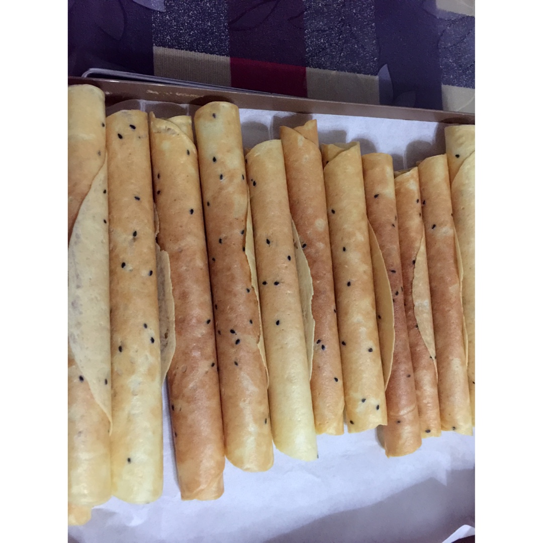 芝麻香酥蛋卷（视频食谱）
