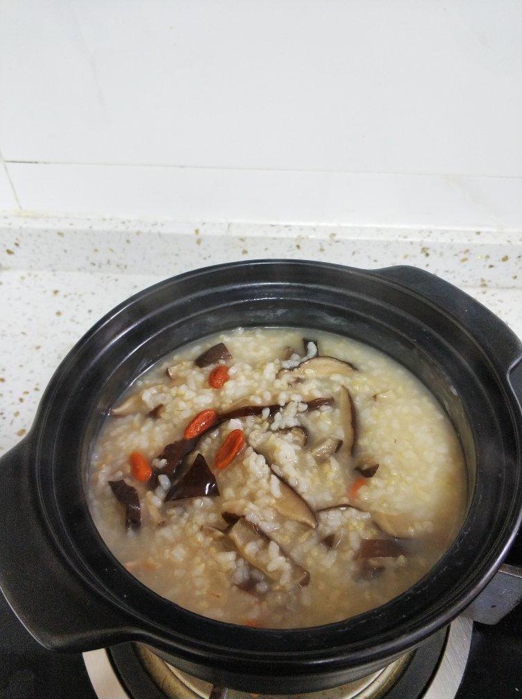 糙米枸杞香菇咸粥