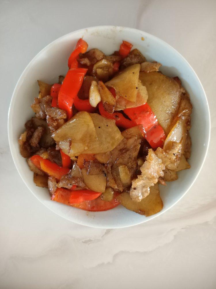 五花肉干煎土豆