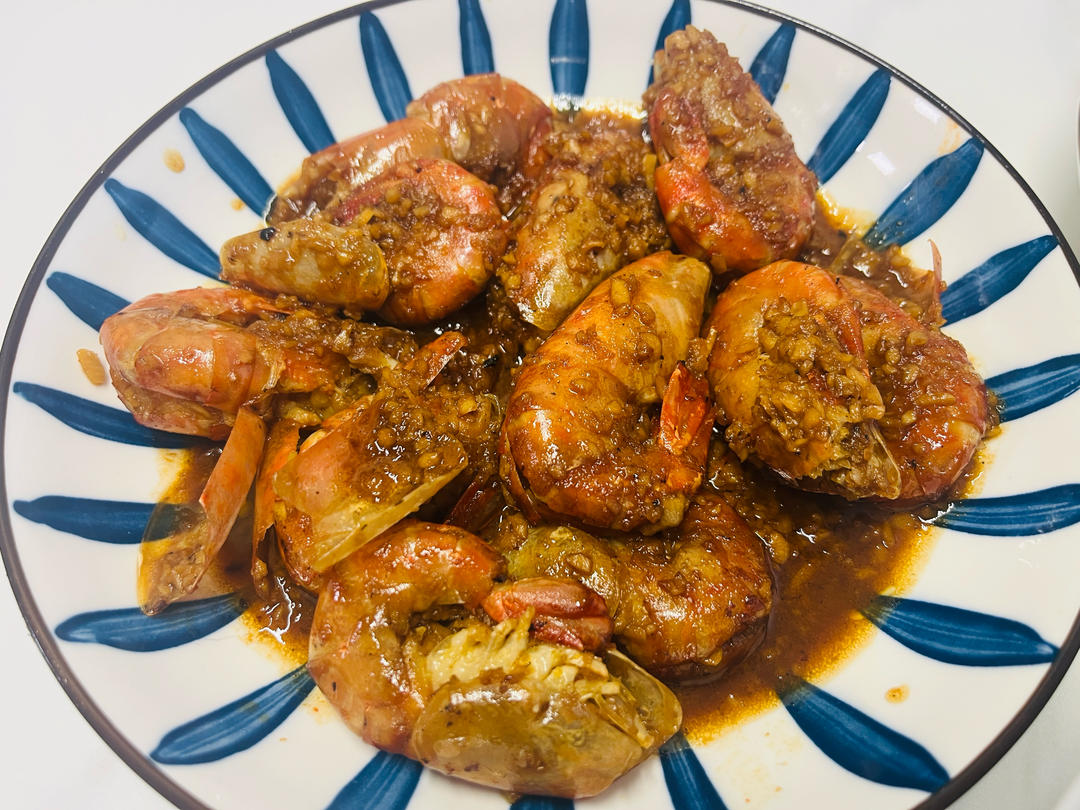 好吃到舔手的蒜爆罗氏虾（零失败，巨好吃)