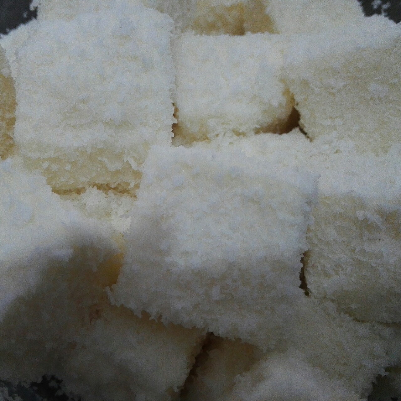 完胜85度C牛奶椰丝小方