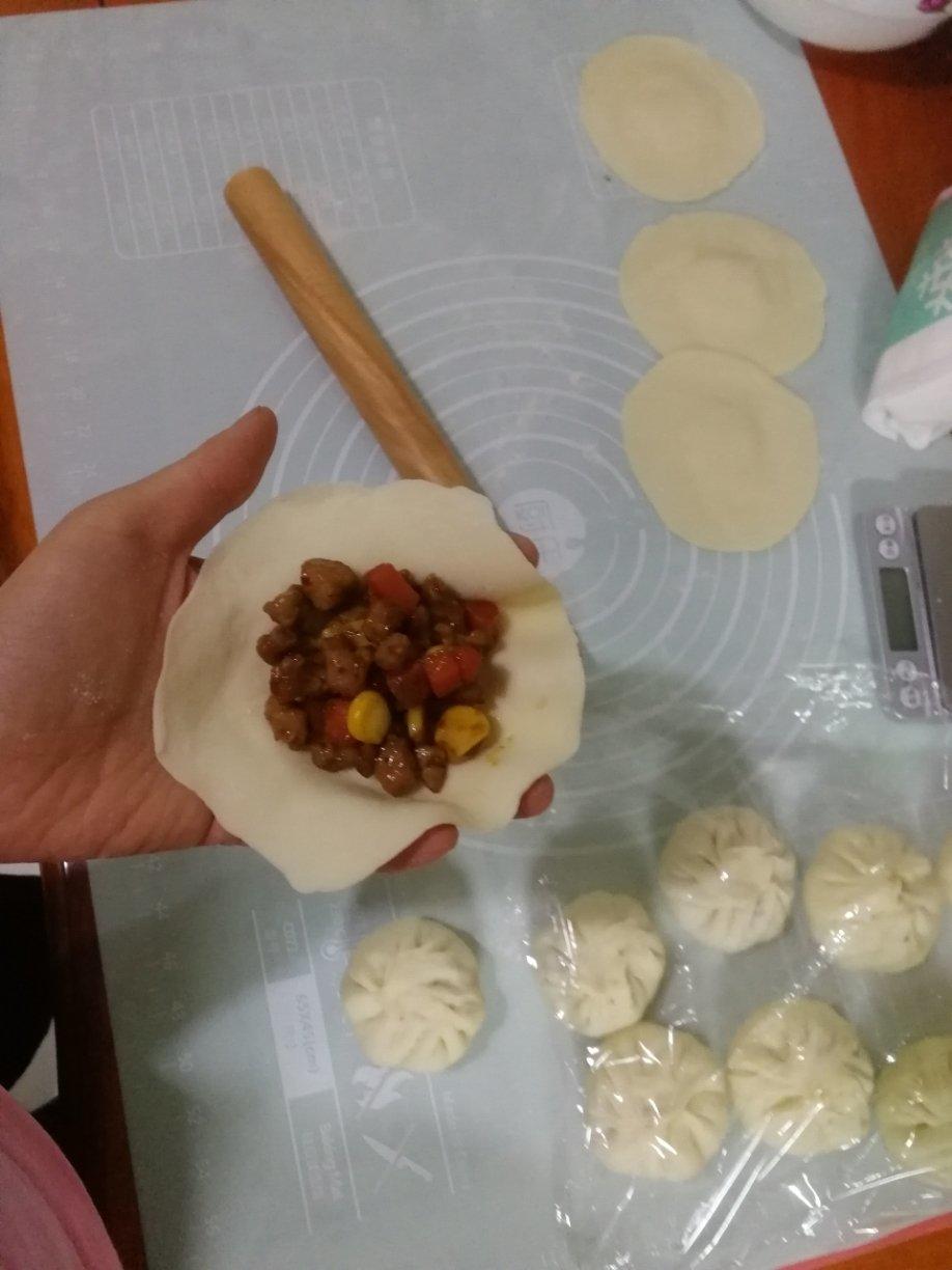 洋葱酱肉丁包子