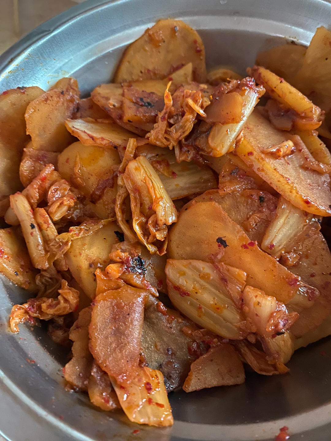 辣白菜炒土豆片