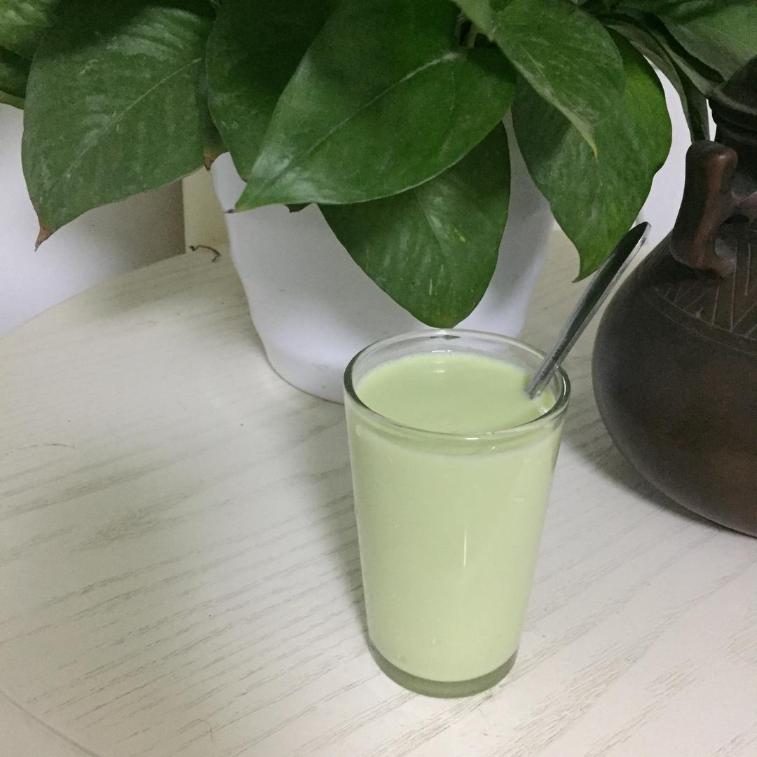 牛油果香蕉奶昔