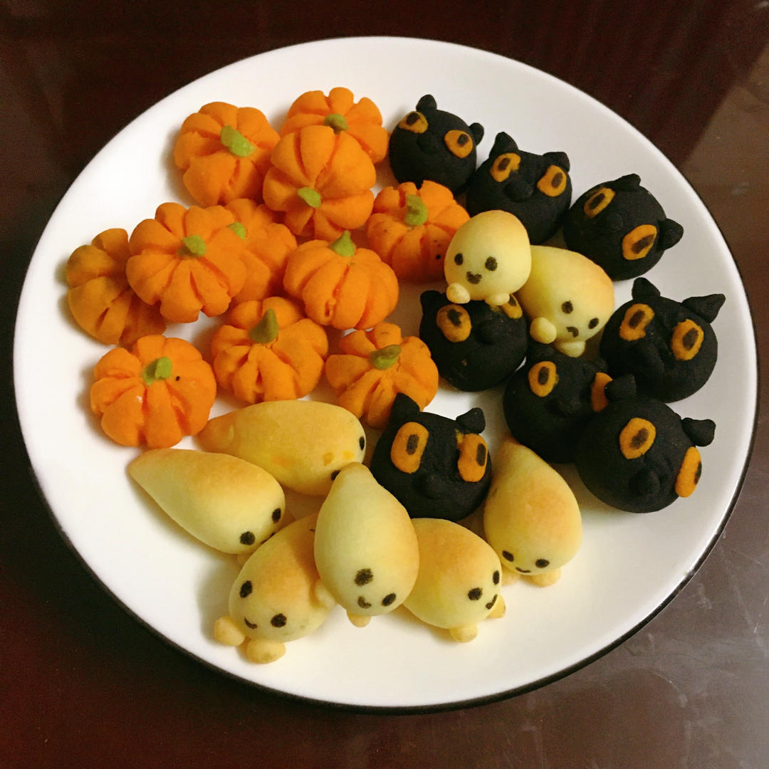 🎃万圣节小怪物们来袭㊙️用勺子舀着吃的小酥饼~