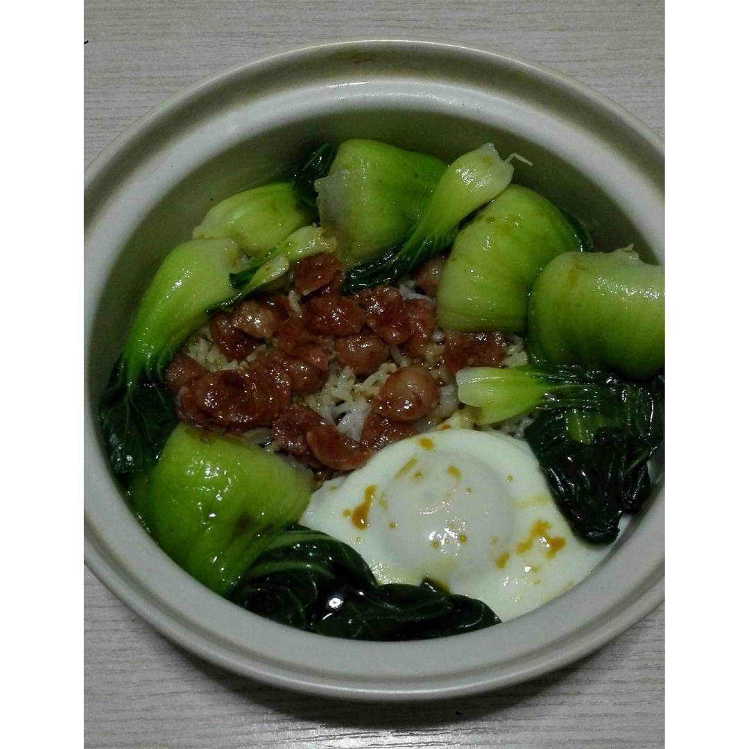 广式腊味煲仔饭