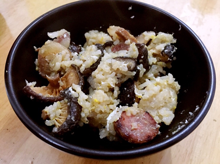 电饭锅香菇香肠饭(●´∀｀●)