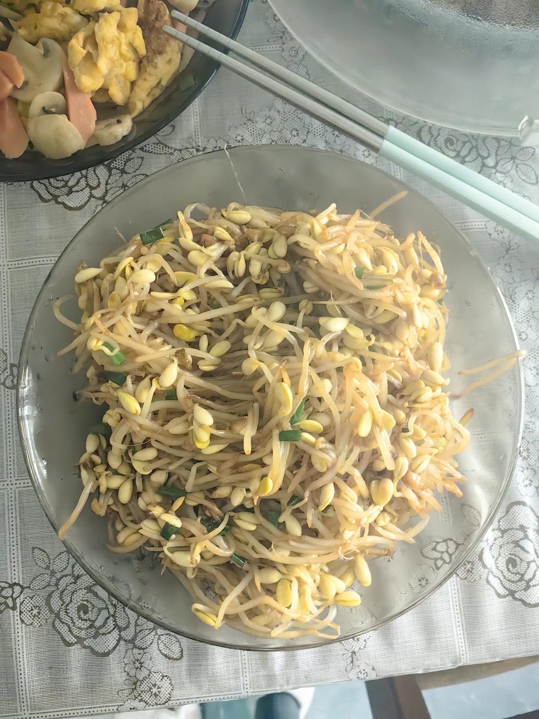 炒黄豆芽多加一步，锅气十足，孩子说太好吃了！