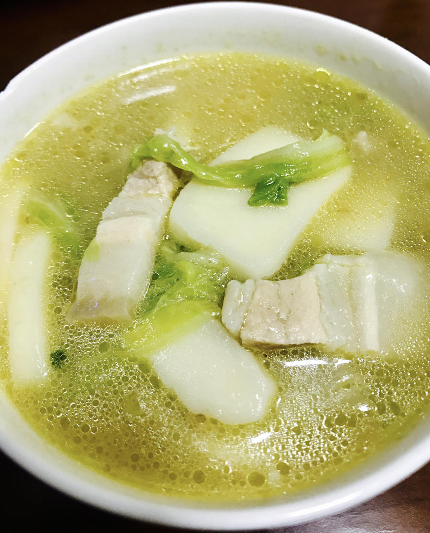 【白菜肉丝年糕汤】