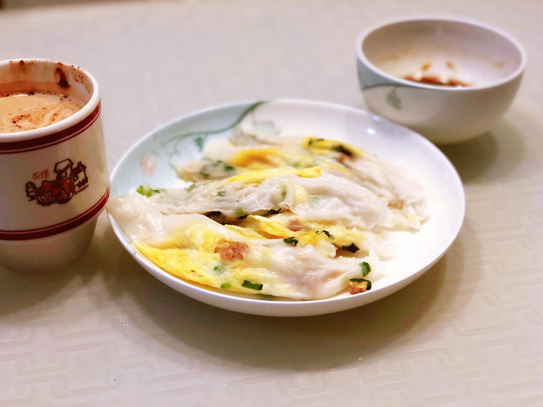 餐桌边的早餐