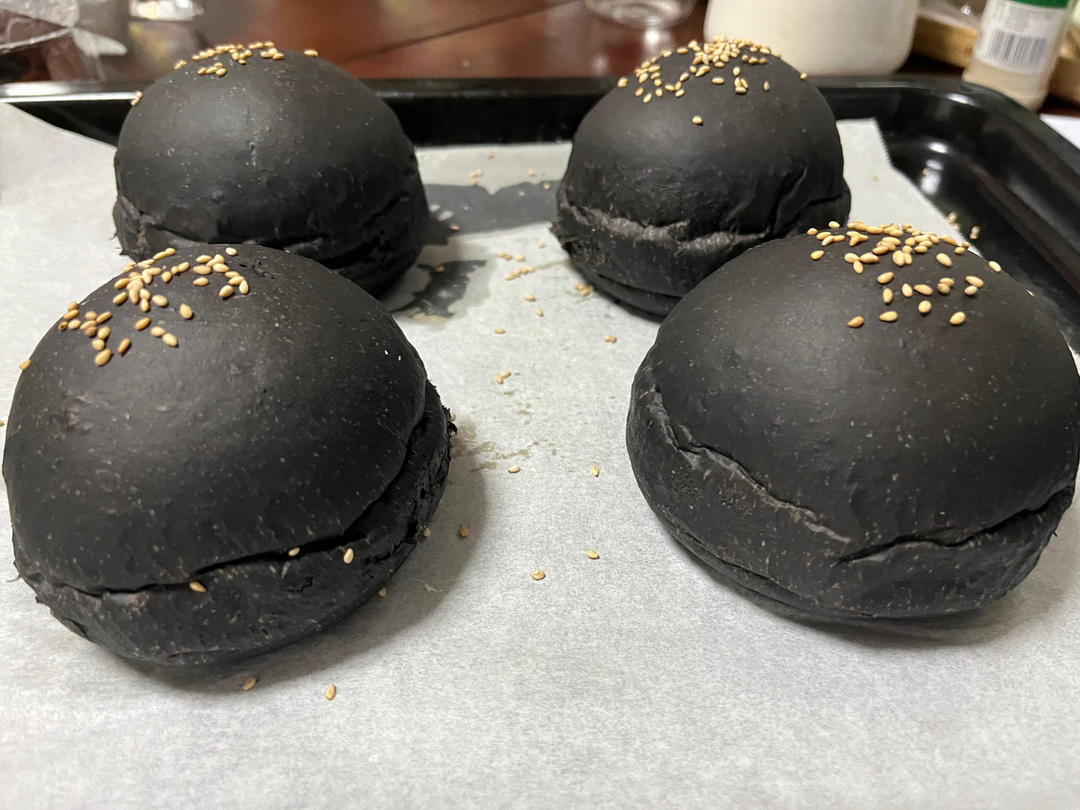 超软の小恶魔黑竹炭汉堡胚｜附自制傻瓜汉堡模具做法