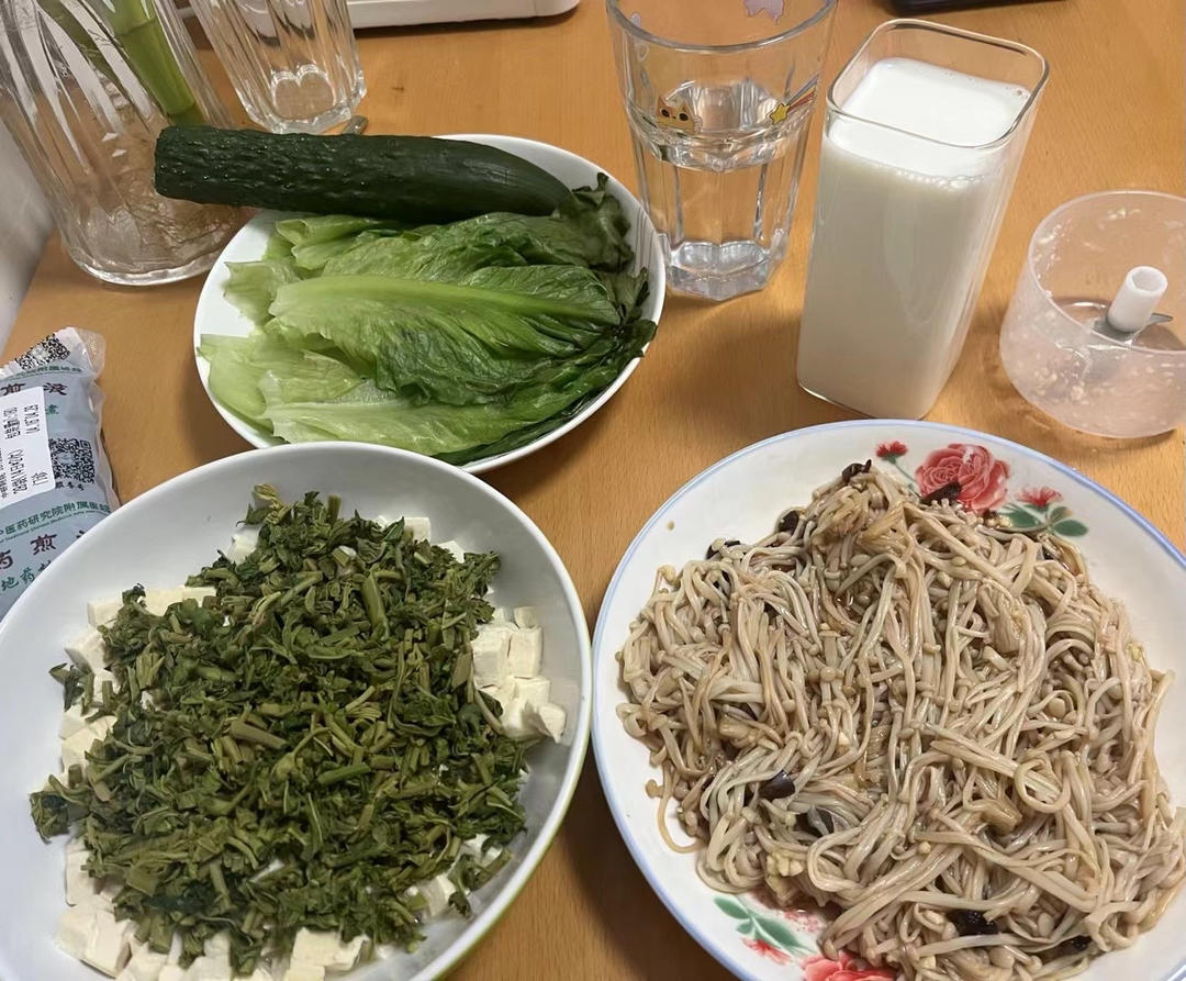 舌尖上的春天之香椿芽拌豆腐