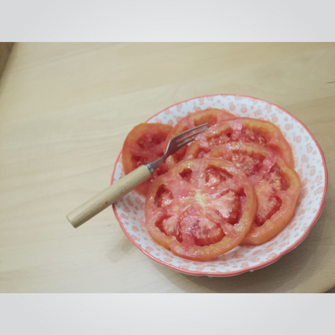 凉拌西红柿