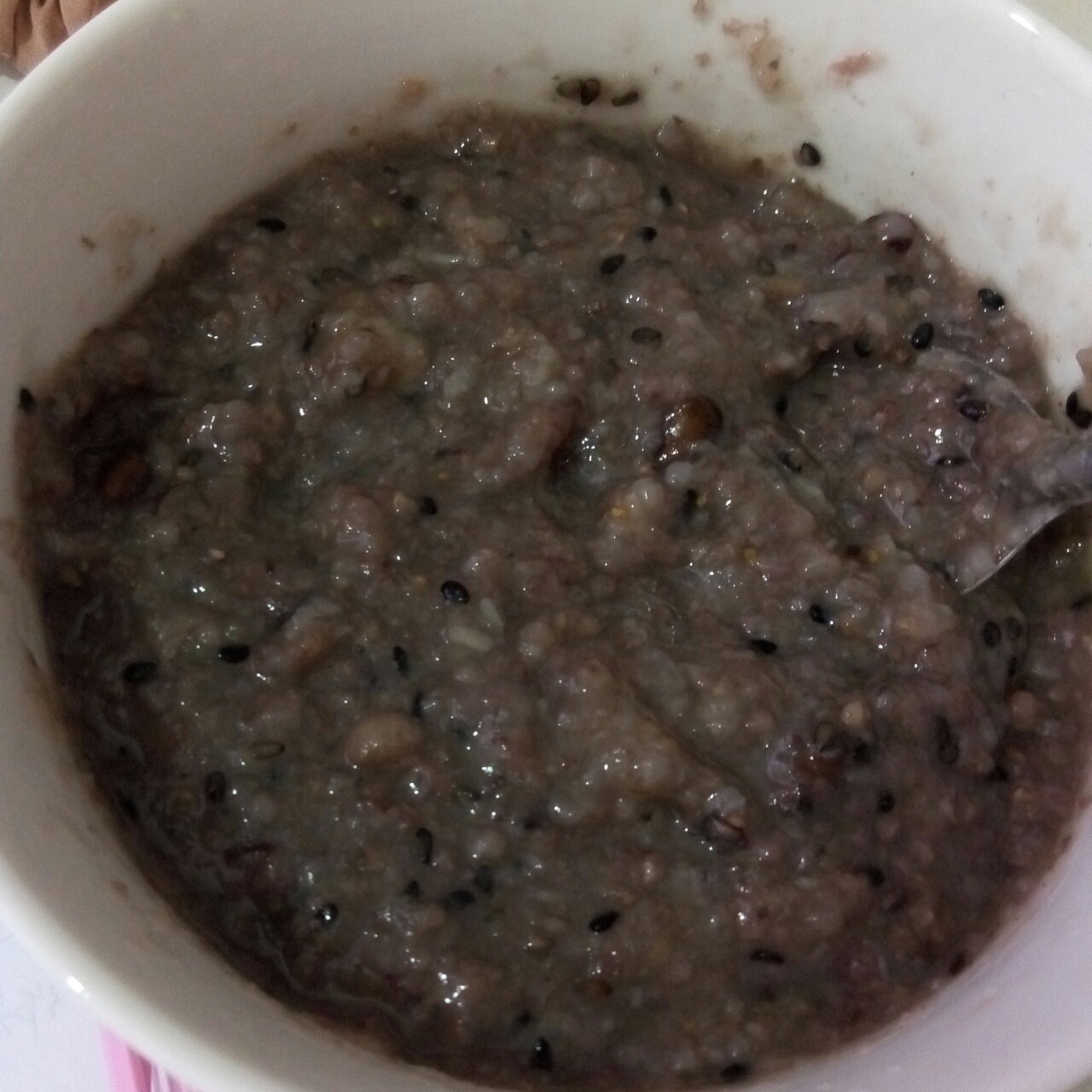 节气好食：山药黑芝麻粥