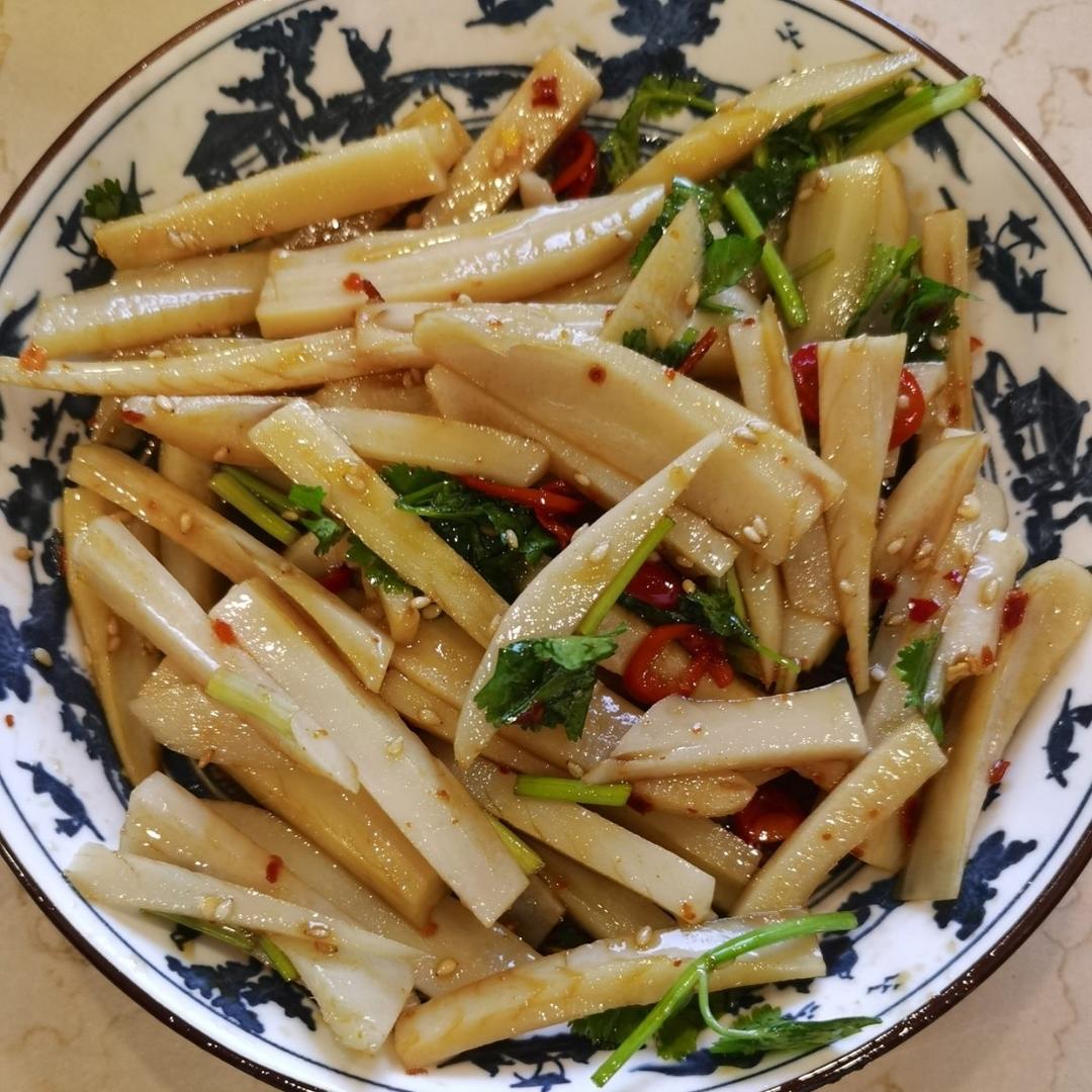 我妈的拿手菜！！炝拌藕丝！酸辣脆爽！