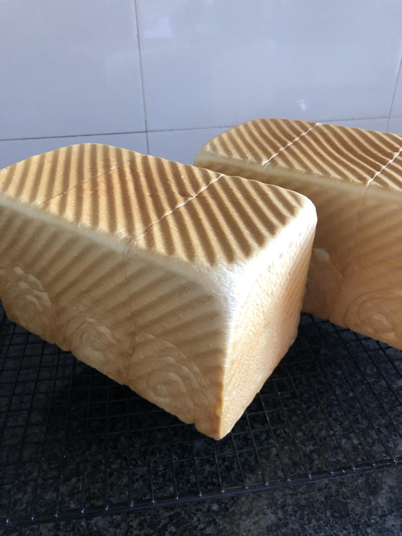 升级版奶香手撕吐司