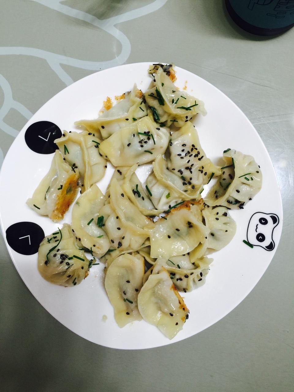 早餐来一锅香脆的生煎饺子