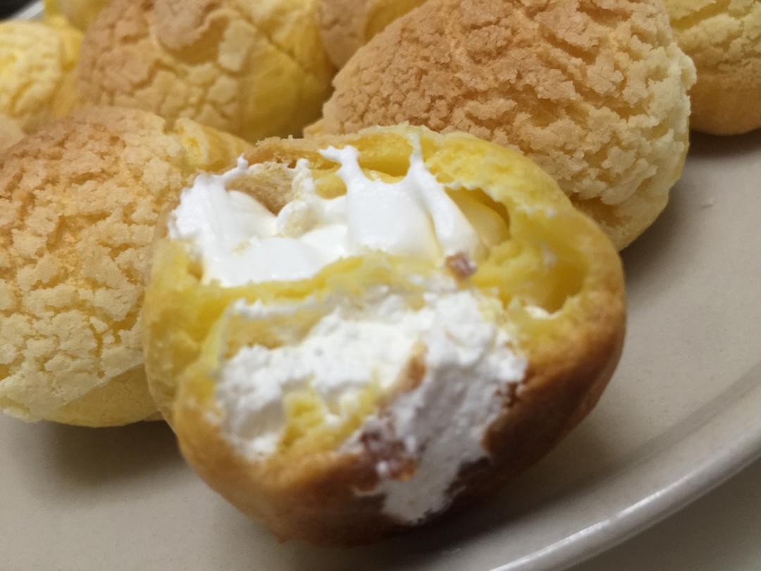 酥皮奶油泡芙--#皮黑森林#