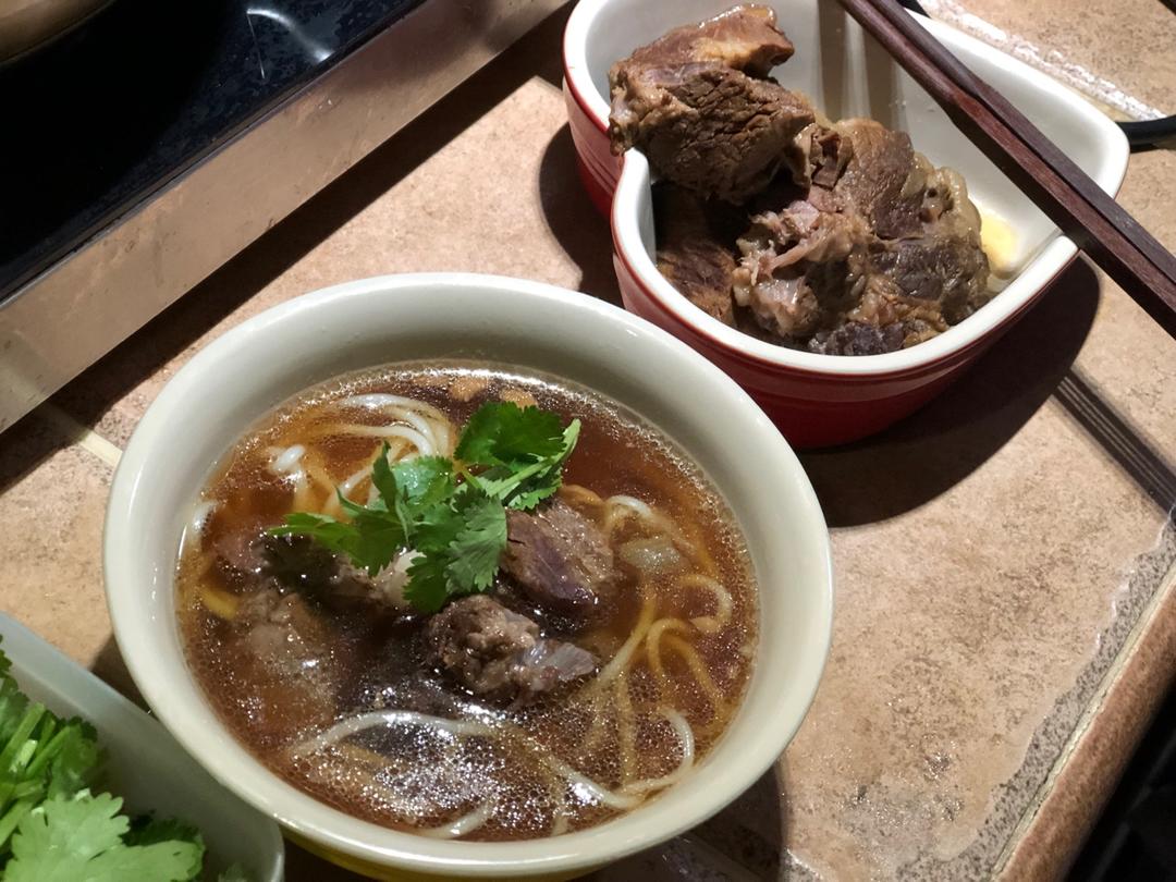 堂妈小厨——秘制牛肉面