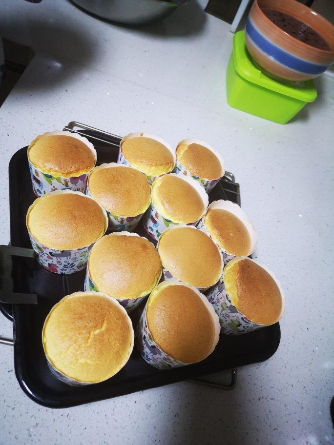 纸杯蛋糕 8寸戚风蛋糕的量