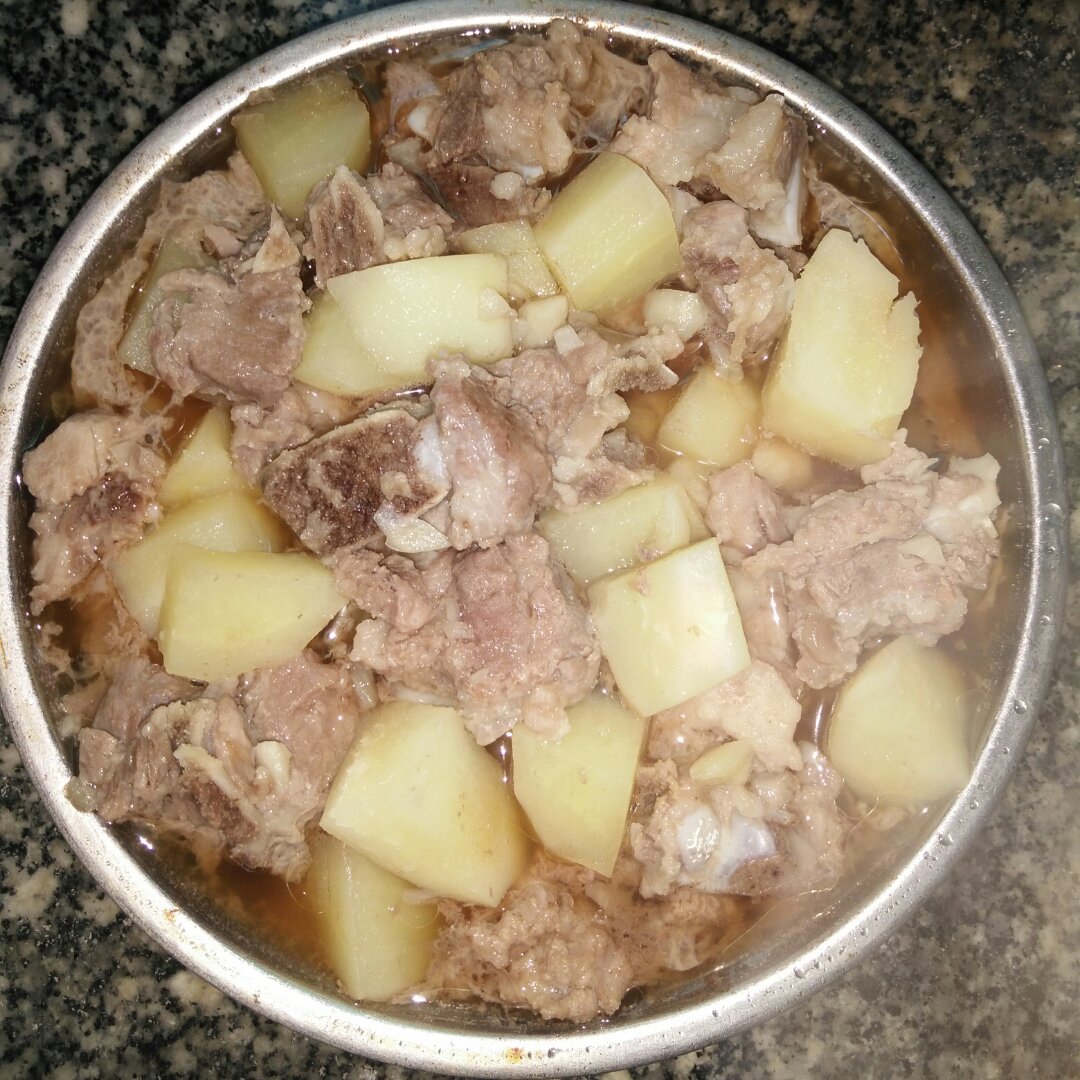 土豆蒸排骨