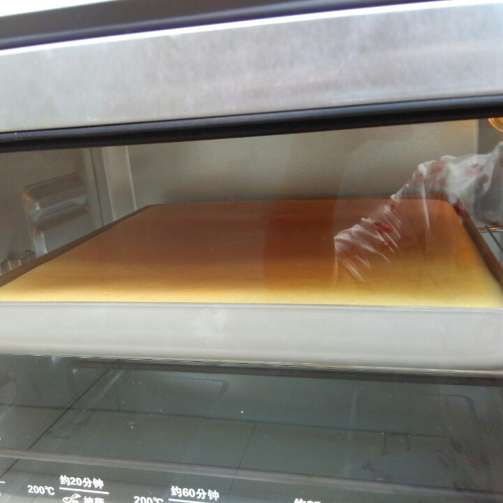 《Tinrry下午茶》教你做基础原味蛋糕卷