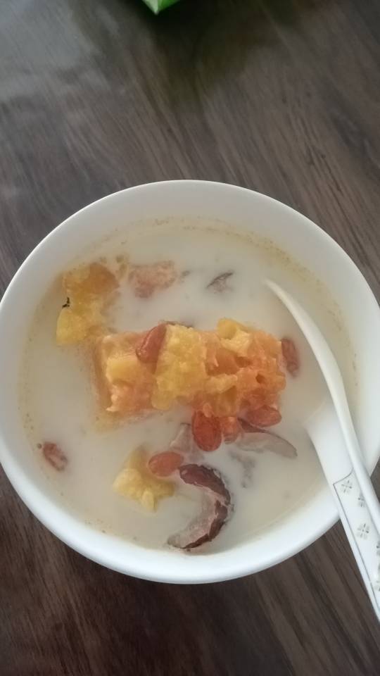 自制木瓜炖牛奶| 滋补养颜能喝出来牛奶肌哦