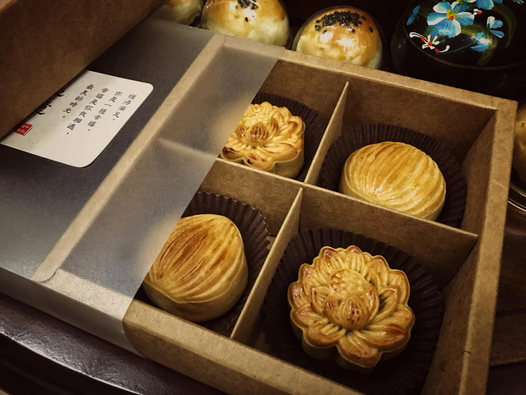 广式豆沙蛋黄月饼（步骤超详细，新手适用）