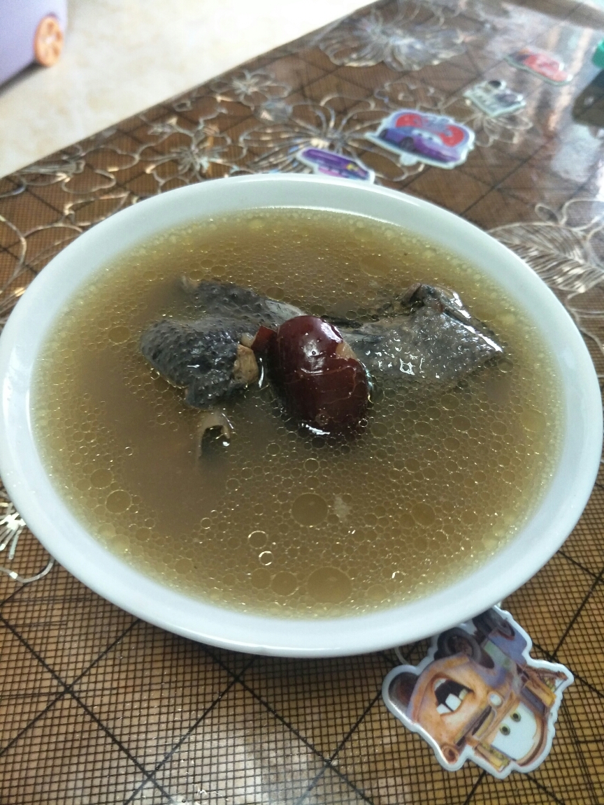 榴莲壳和榴莲核煲乌鸡汤的做法