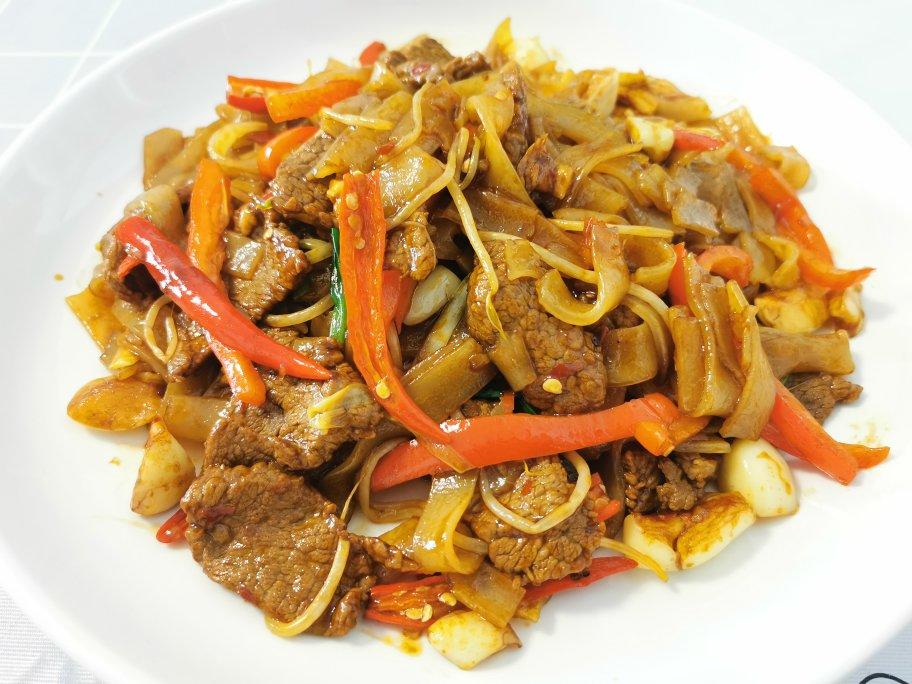 牛肉炒河粉（经典粤菜）