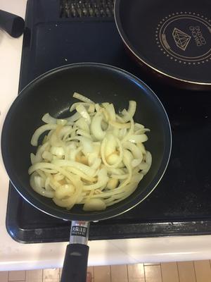 自制牛丼（牛肉饭）的做法 步骤1