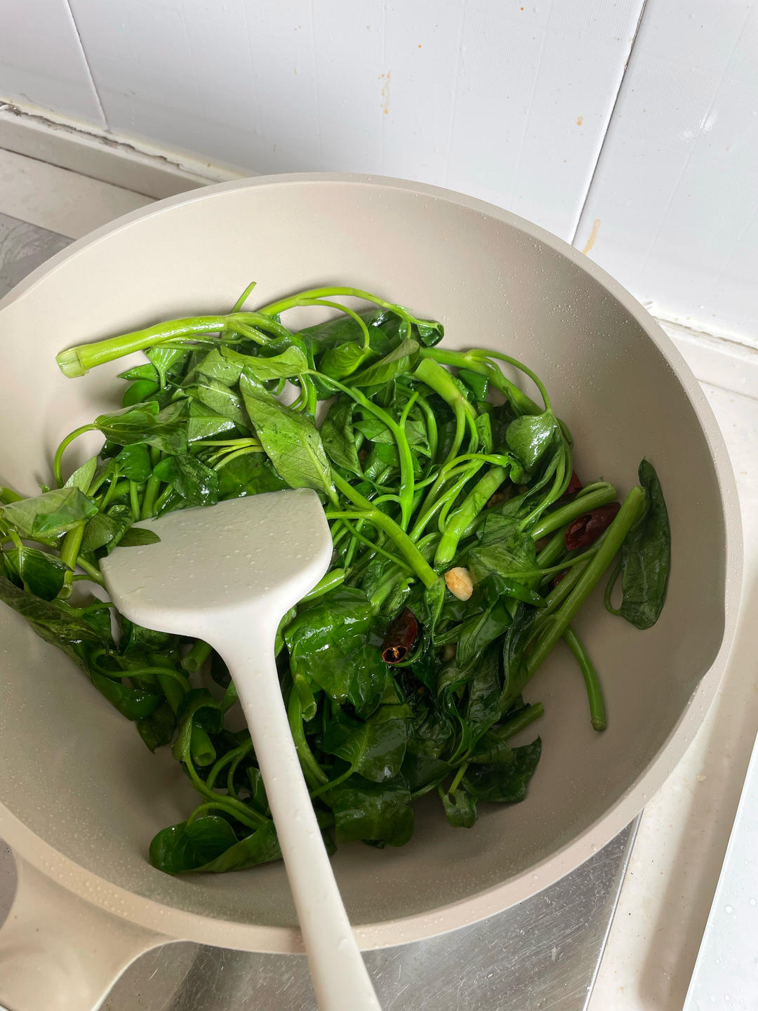 炝炒空心菜（不黑的秘密）