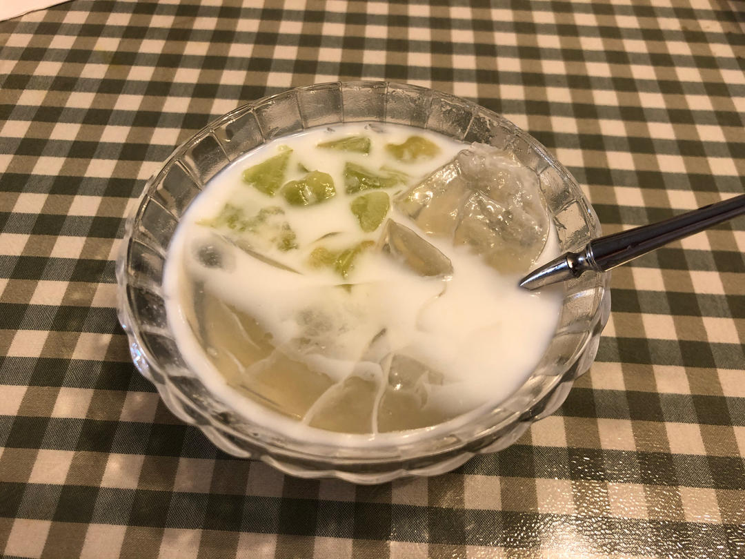 全网超火的葡萄撞奶，做法太简单了