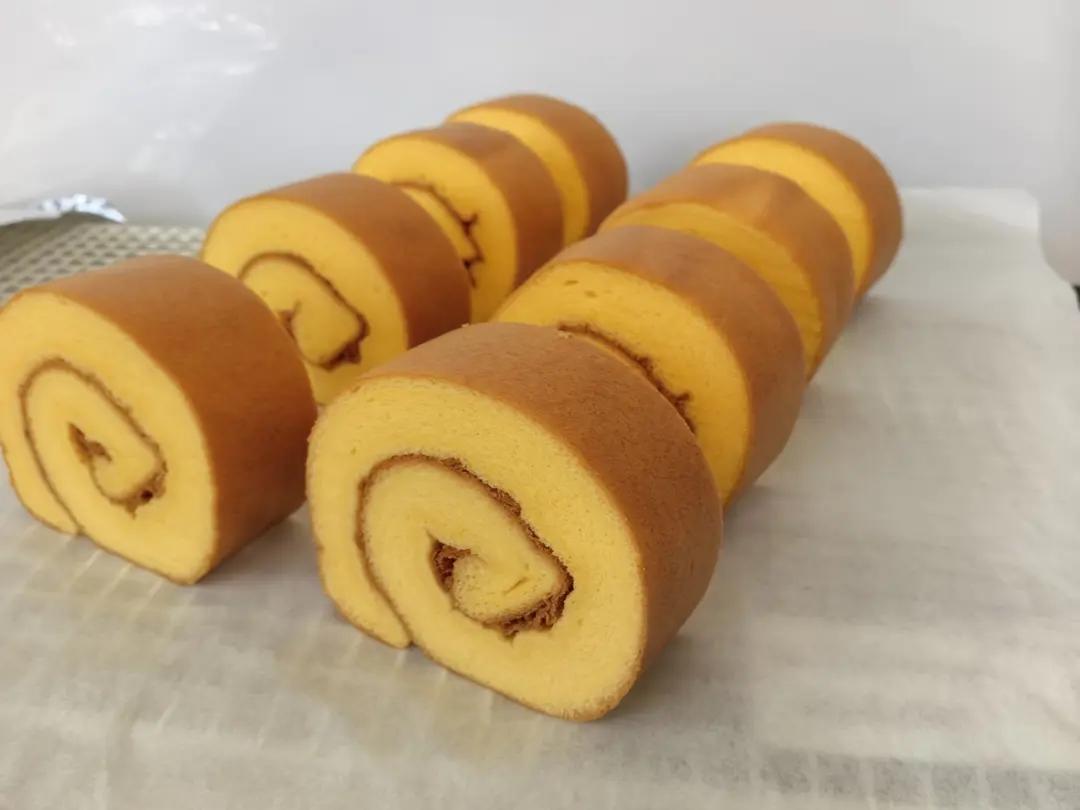 不开裂 不掉皮 保姆级基础蛋糕卷做法 这次一定要把你们给教会了