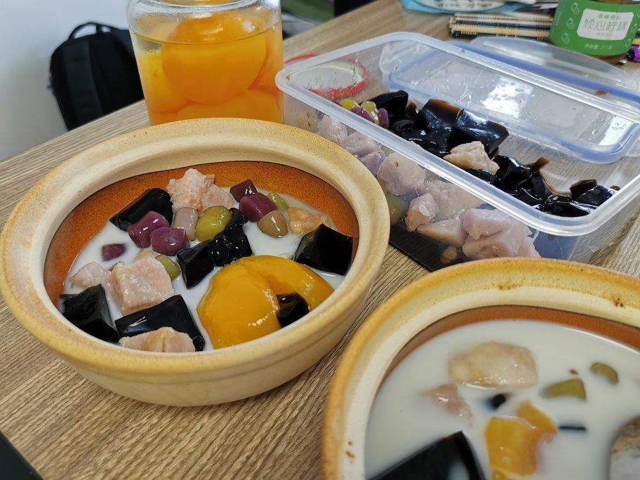 椰浆红豆芋圆烧仙草