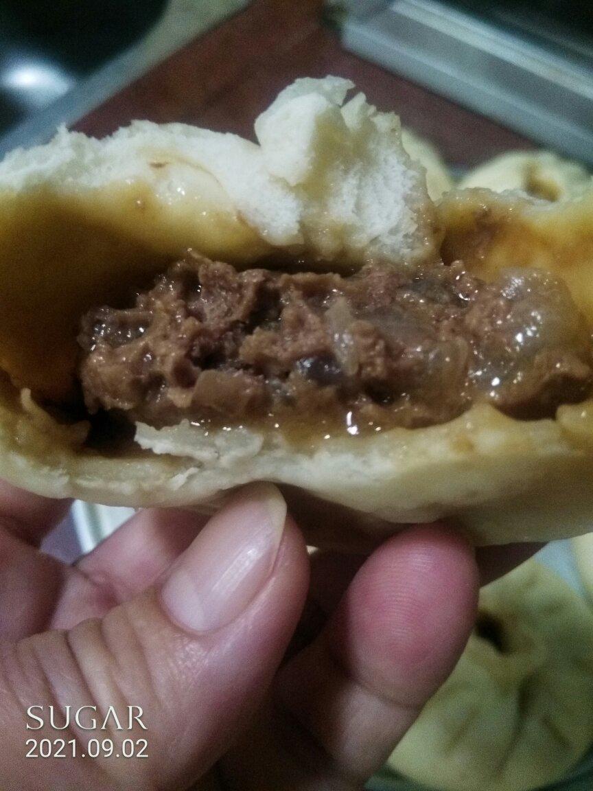 鲜美多汁的洋葱牛肉包子