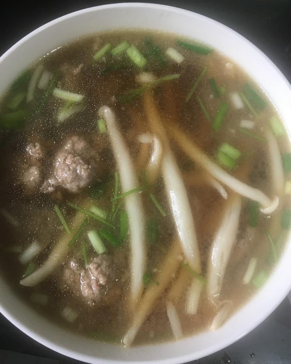 超级鲜既好做的海鲜菇肉圆汤