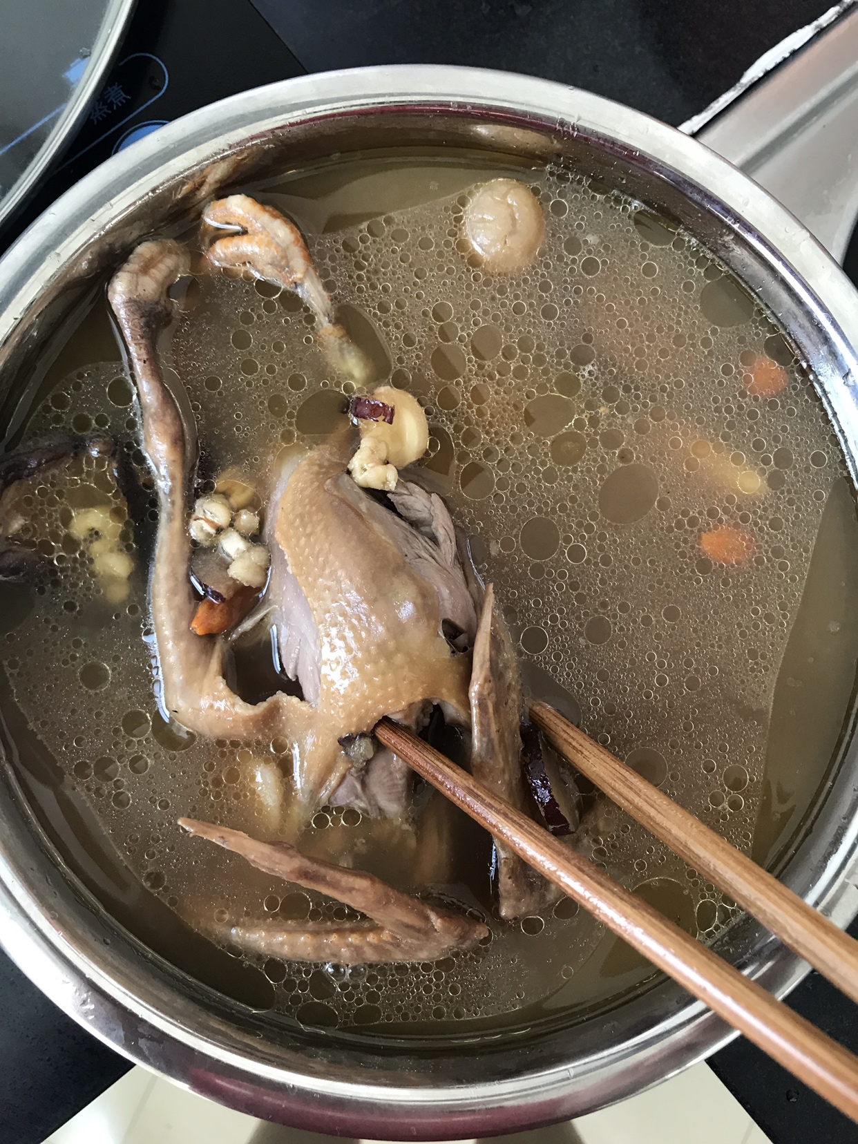 祛湿乳鸽汤的做法