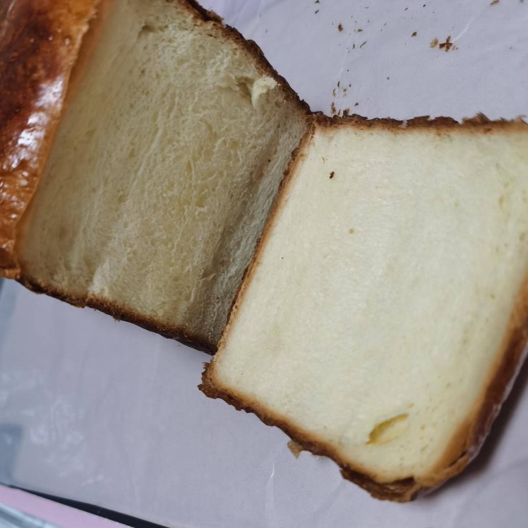 吐司方包，女儿说和来自台湾的爸爸糖一样好看好吃。零失败（是指我个人制作没有失败过）。