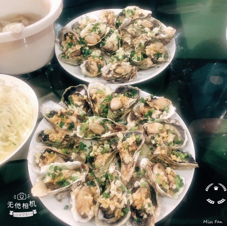 有个锅就能在家做的蒜蓉生蚝做法