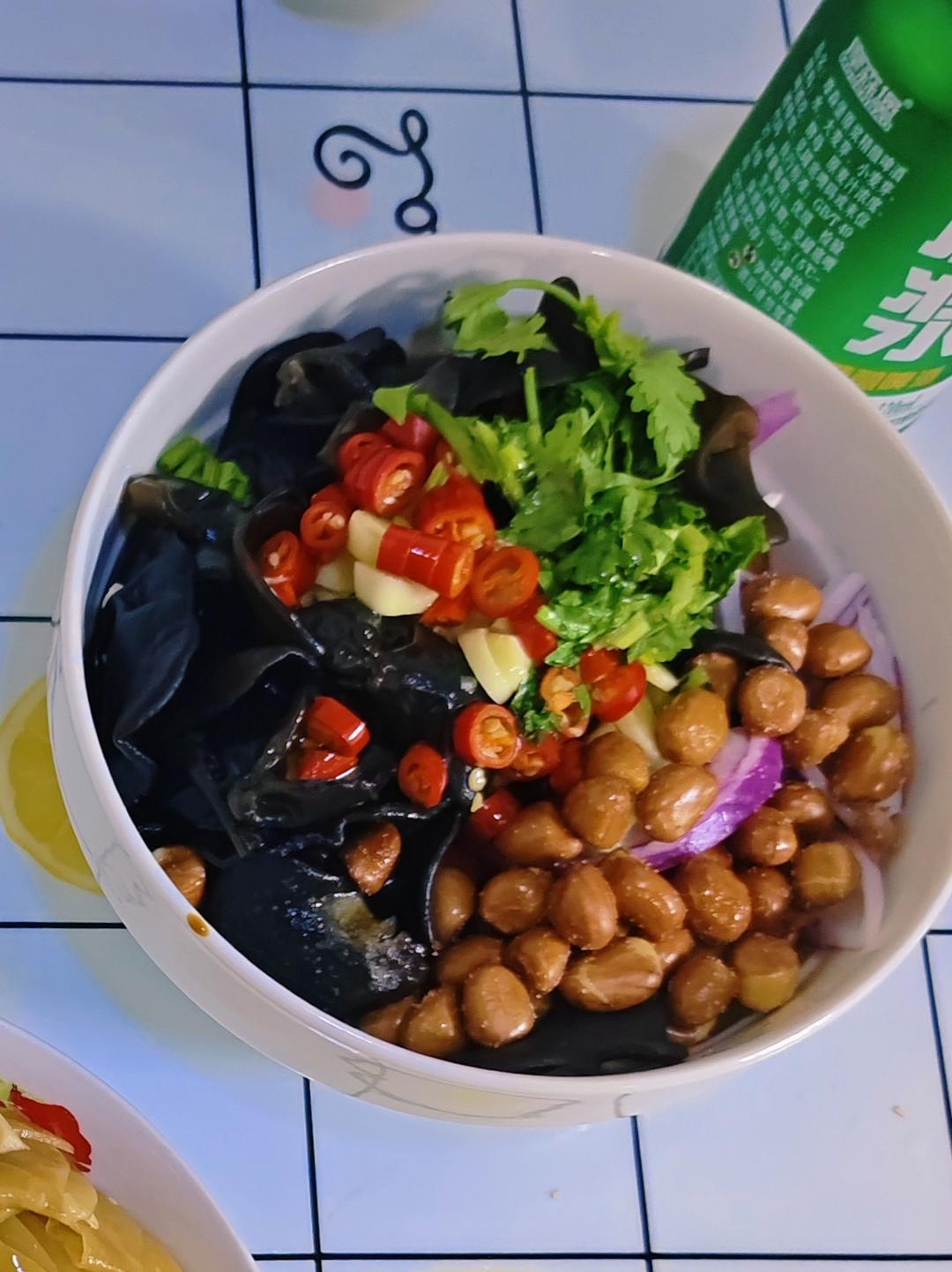 凉拌洋葱木耳–通血管开胃快手凉菜