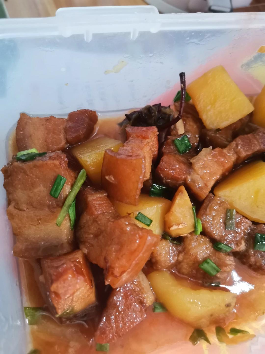 红烧肉炖土豆（丝毫不腻）