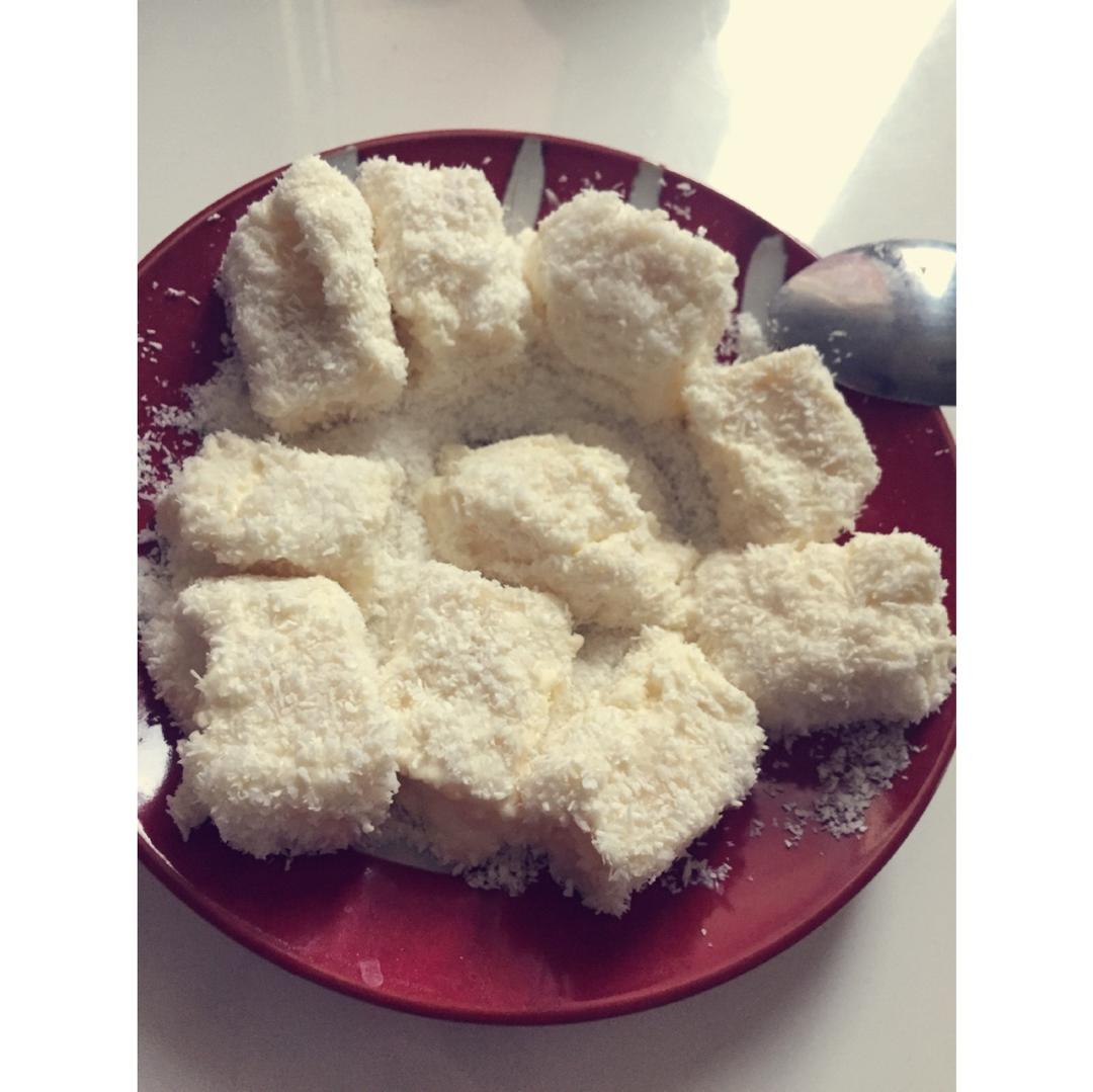 完胜85度C牛奶椰丝小方
