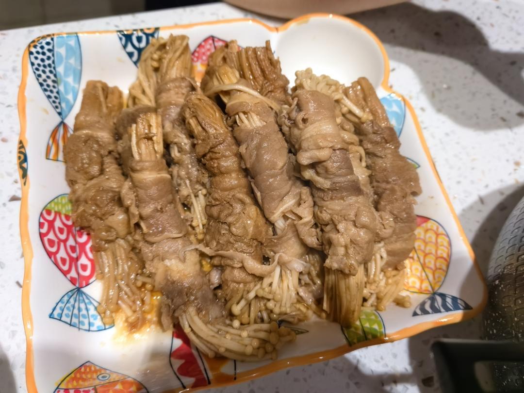 【金针菇肥牛卷】