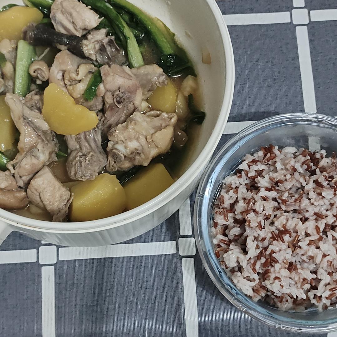 鲜香味浓土豆烧鸡（还是焖鸡？炒鸡？随便啦）