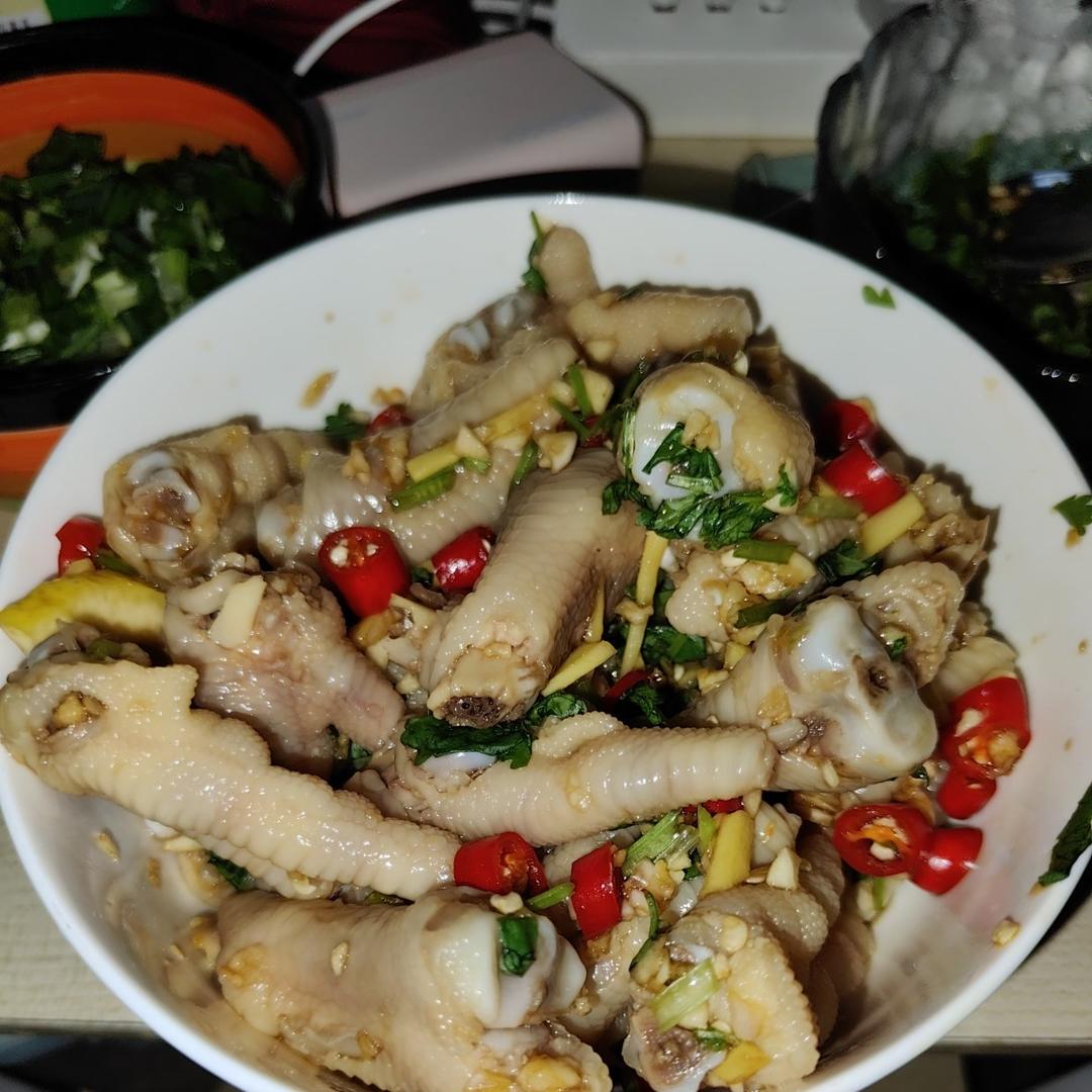 停不下来的秘制凉拌鸡爪